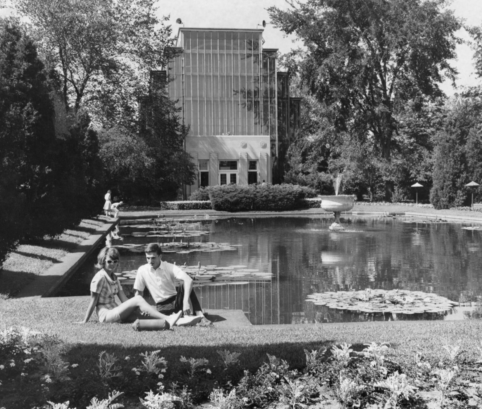 1963: Jewel Box